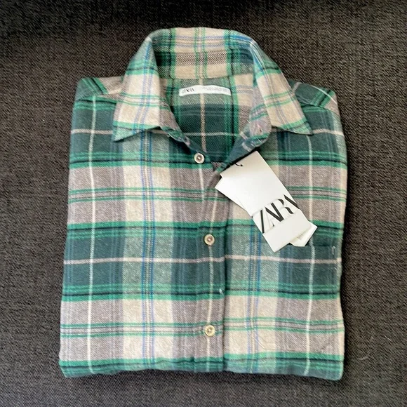 Great looking green Zara- Men’s relaxes flannel fit shirt. - Picture 8 of 13